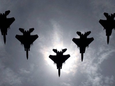 Mỹ đưa máy bay tiêm kích F-15 đến sát biên giới Nga
