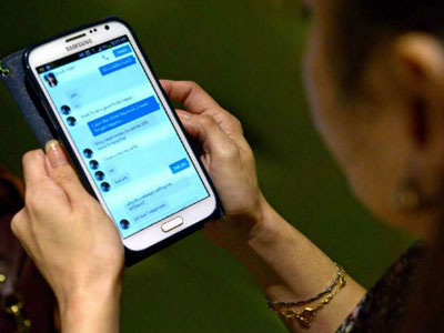 Giấu chồng hẹn hò trên Facebook, bà nội trợ bị lừa 20.000 đôla