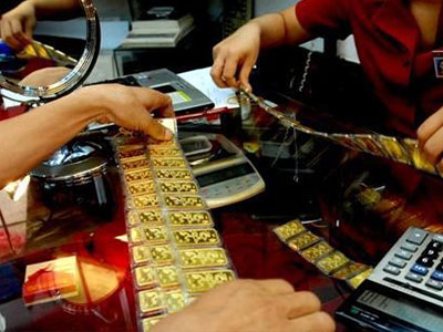 Nhẫn trơn loạn giá, chênh cả triệu đồng ngày vía thần tài