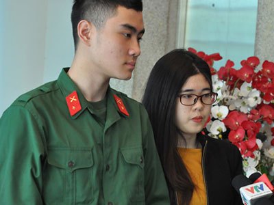 9X bảo lưu đại học, chia tay vợ trẻ đi nhập ngũ