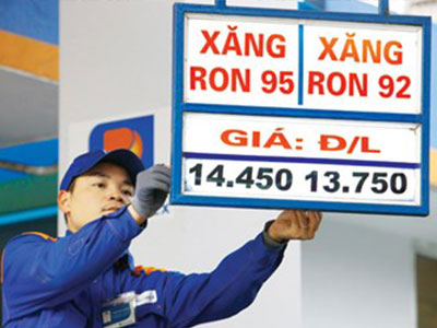 Xăng giảm mạnh, lo cước vận tải không giảm