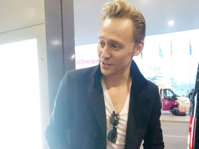 Tom Hiddleston đã có mặt ở Hà Nội để họp báo "King Kong"