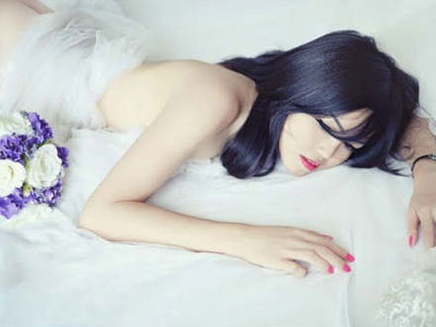 Đêm tân hôn đẫm lệ của "hot girl tỉnh lẻ" lấy chồng Hà thành