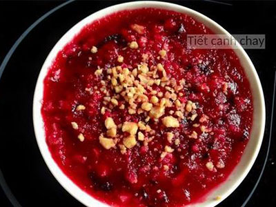 Tiết canh "chay" ngày Rằm rúng động mạng xã hội