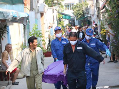 Hai thanh niên điều xe ôm vào hẻm vắng siết cổ chết cướp tài sản