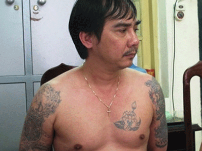 Trùm giang hồ đào hoa sở hữu hàng chục chân dài ..."chết" vì gái đẹp