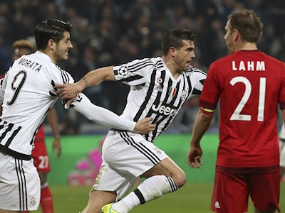 Juventus cầm hòa Bayern dù thua trước hai bàn