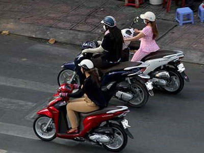 Những "dịch vụ" sống trên thân xác gái mại dâm