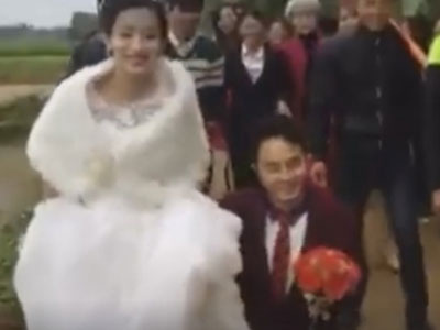 Clip đám cưới cổ tích của "nàng Bạch Tuyết và chú lùn" khiến dân mạng xúc động