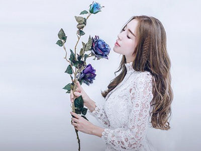 Elly Trần khoe vẻ đẹp mong manh "vạn người mê"