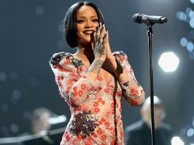 Lý do thật sự khiến Rihanna hủy diễn tại Grammy