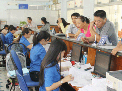 Cán bộ tiếp dân, giả số điện thoại chủ tịch quận lừa 900 triệu