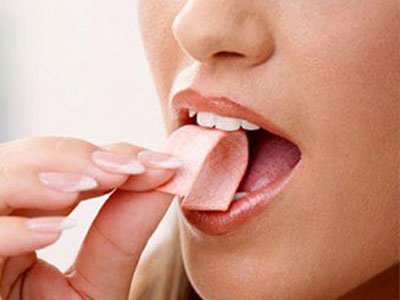 Kiểm tra lòng chung thủy bằng… kẹo cao su