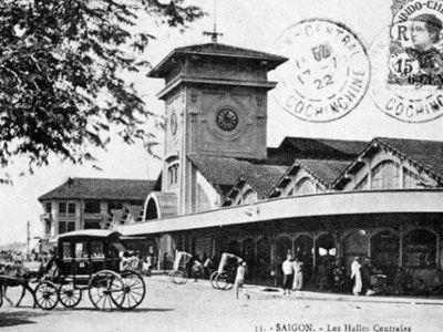 Một cô gái đánh cọp dữ ngay tại lễ khai mạc chợ Bến Thành