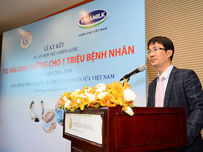 Vinamilk kết hợp với BV Chợ Rẫy tư vấn dinh dưỡng cho 1 triệu bệnh nhân