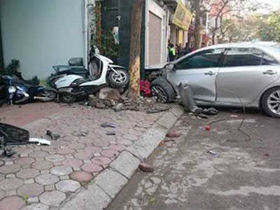 Vụ TNGT liên hoàn, 3 người thiệt mạng: Người lái là nam nhân viên rửa xe ô tô