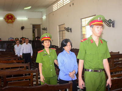 Bán hàng cho công ty Trung Quốc, bị "xù" tiền tỉ: Đổ tội cho cấp dưới