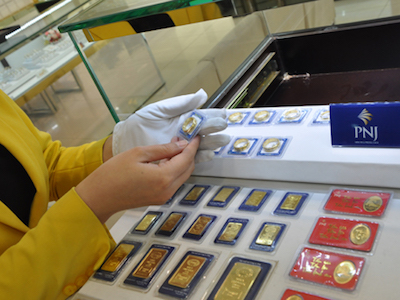 Cả tháng, giá vàng SJC chỉ tăng 2%