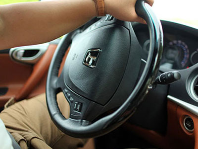 Xe mất lái, xử lý thế nào?