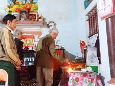 Bắt cóc con gái của người tình để níu kéo tình cảm