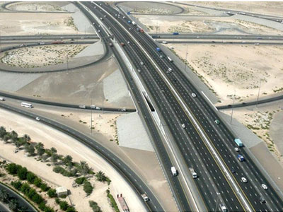Đường 12 làn của Dubai mất 4 triệu USD/km, dùng 50 năm còn đường Việt Nam mất 20 triệu USD/km, dùng 2 năm