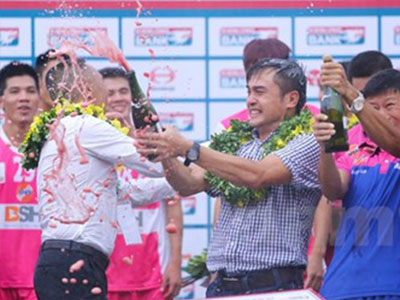 CLB Hà Nội xin "chuyển khẩu" vào Sài Gòn