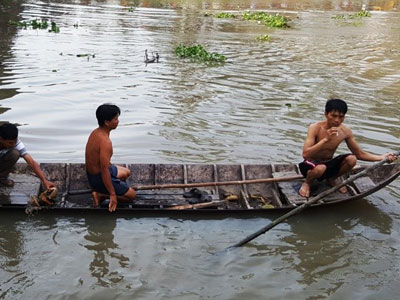 Tìm thấy thi thể bé gái 4 tuổi rơi xuống sông