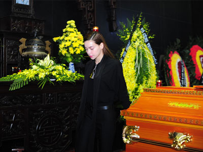 Hà Hồ, Mỹ Tâm và loạt nghệ sỹ lớn lặng lẽ tiễn đưa nhạc sĩ Lương Minh