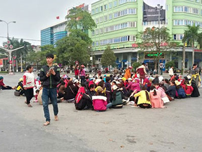 Dân tiếp tục đòi bãi biển, Thanh Hóa tăng cường an ninh