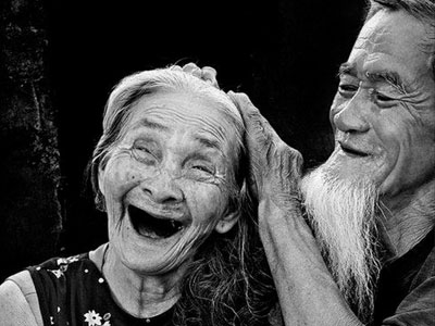 Không phải tiền hay địa vị, chìa khóa để trở thành người hạnh phúc nằm ở 3 điều này!