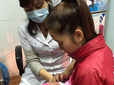 Người dân lo sợ bệnh viêm não mô cầu: Lại khan hiếm vaccine