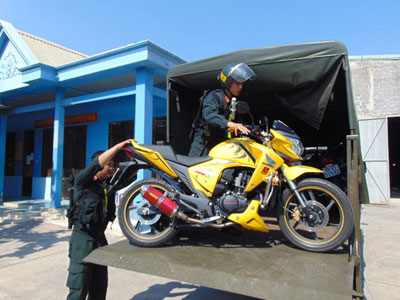 CSGT hóa trang, mật phục bắt mô tô khủng