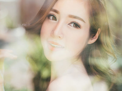 Elly Trần: "Tôi từng một tay ôm bụng bầu sắp sinh, một tay dỗ con gái khóc"