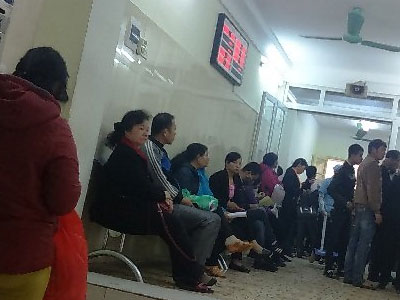 Khốn khổ khám ung thư: Chờ 1 giờ, khám... 3 phút