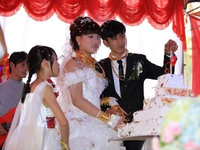 Góc tối kinh hoàng ở mảnh đất lắm siêu đám cưới, siêu xe