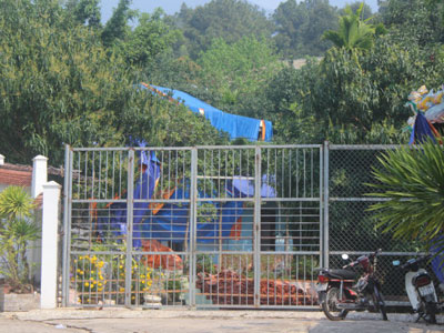 Đại gia vàng thuê thợ Bắc vào Đà Nẵng dỡ biệt phủ
