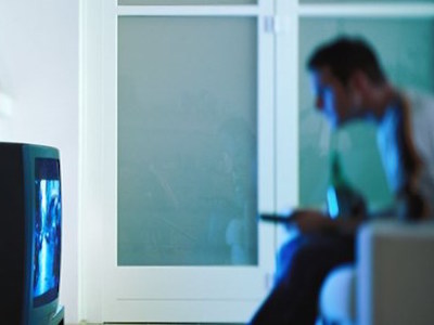 Sốc nặng vì vợ chết 2 năm bỗng xuất hiện trên truyền hình