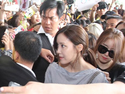 T-ara hoảng sợ vì fan Việt gây náo loạn sân bay