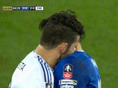 Costa phủ nhận cắn cổ Barry theo kiểu Suarez