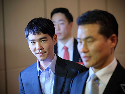 Lee Sedol lần đầu thắng cờ vây trước AlphaGo