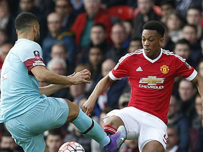 Martial ghi bàn, M.U hút chết trước West Ham