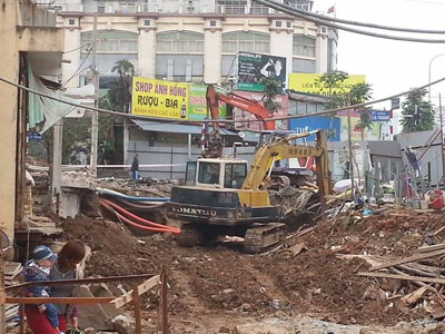 Thực hư hàng ngàn hộ dân Hà Nội đang dùng nước sạch "pha" nước cống
