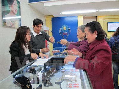 Giảm mạnh, giá vàng SJC xuống còn 33,70 triệu đồng mỗi lượng