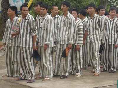 Những mối tình “sữa tắm” trong trại giam và cái kết bất ngờ