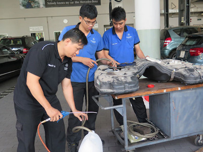 Xăng A95 của Petrolimex lại bị tố "phá" xe