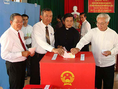 Ai là người ứng cử ĐBQH được tổ chức phản động hậu thuẫn?