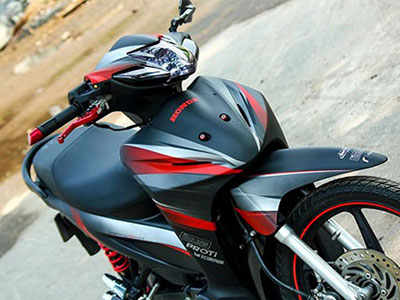 Honda Wave RS 2013 lột xác với dàn vỏ sơn phối màu