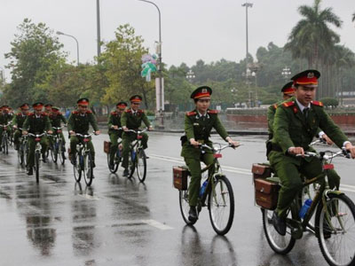 Tội phạm đi xe phân khối lớn, công an đi xe đạp sao đuổi kịp