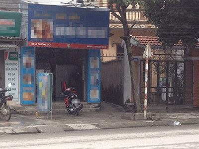 Hỗn chiến kinh hoàng giữa 3 thanh niên với nhóm đi xế hộp