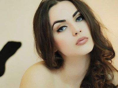 Cô gái đẹp nhất thế giới hoàn hảo tới mức độ nào?